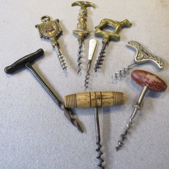 LOT (8) VINTAGE CORKSCREWS. - Picture 1 of 8